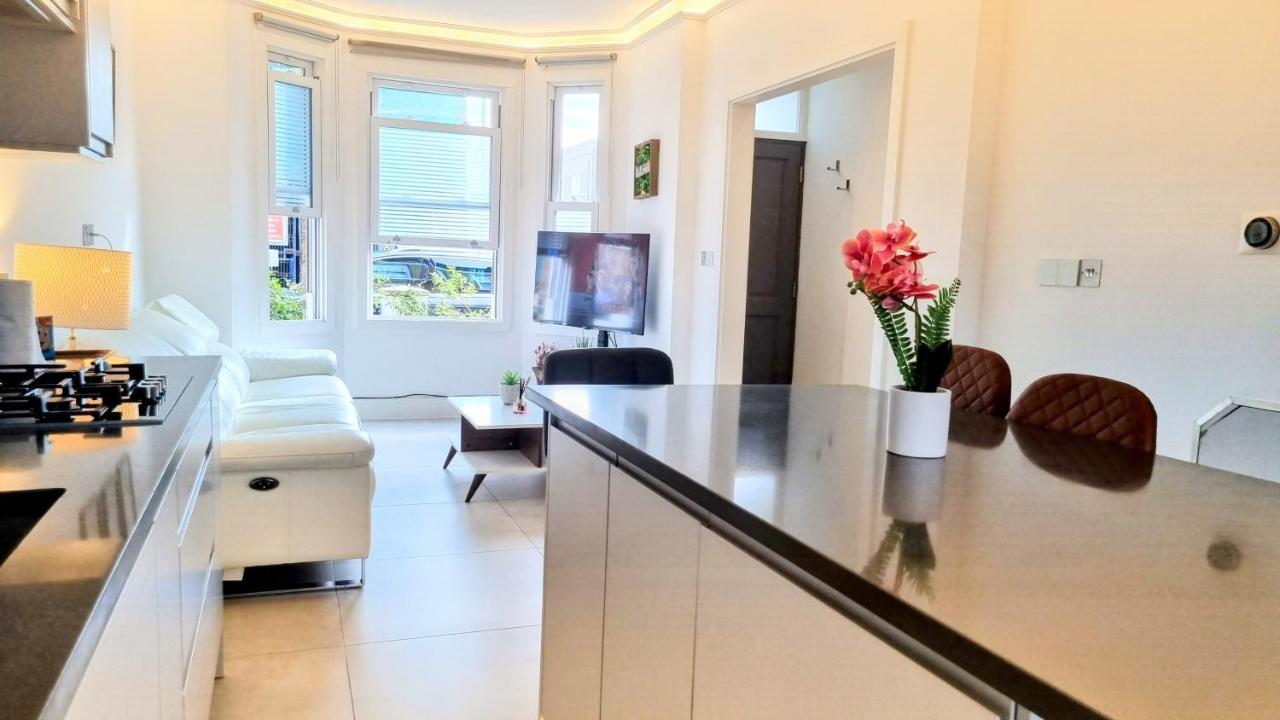 Surbiton Luxury Garden House 19 Βίλα Εξωτερικό φωτογραφία